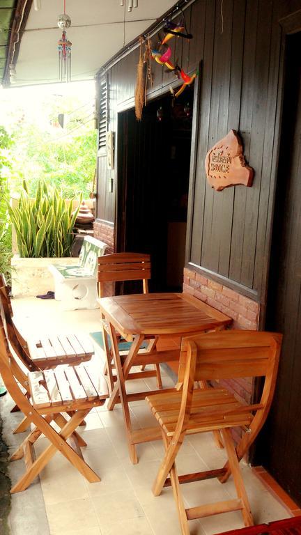Baan Mai Guesthouse Mehongszon Kültér fotó