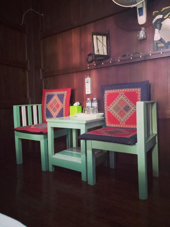 Baan Mai Guesthouse Mehongszon Kültér fotó