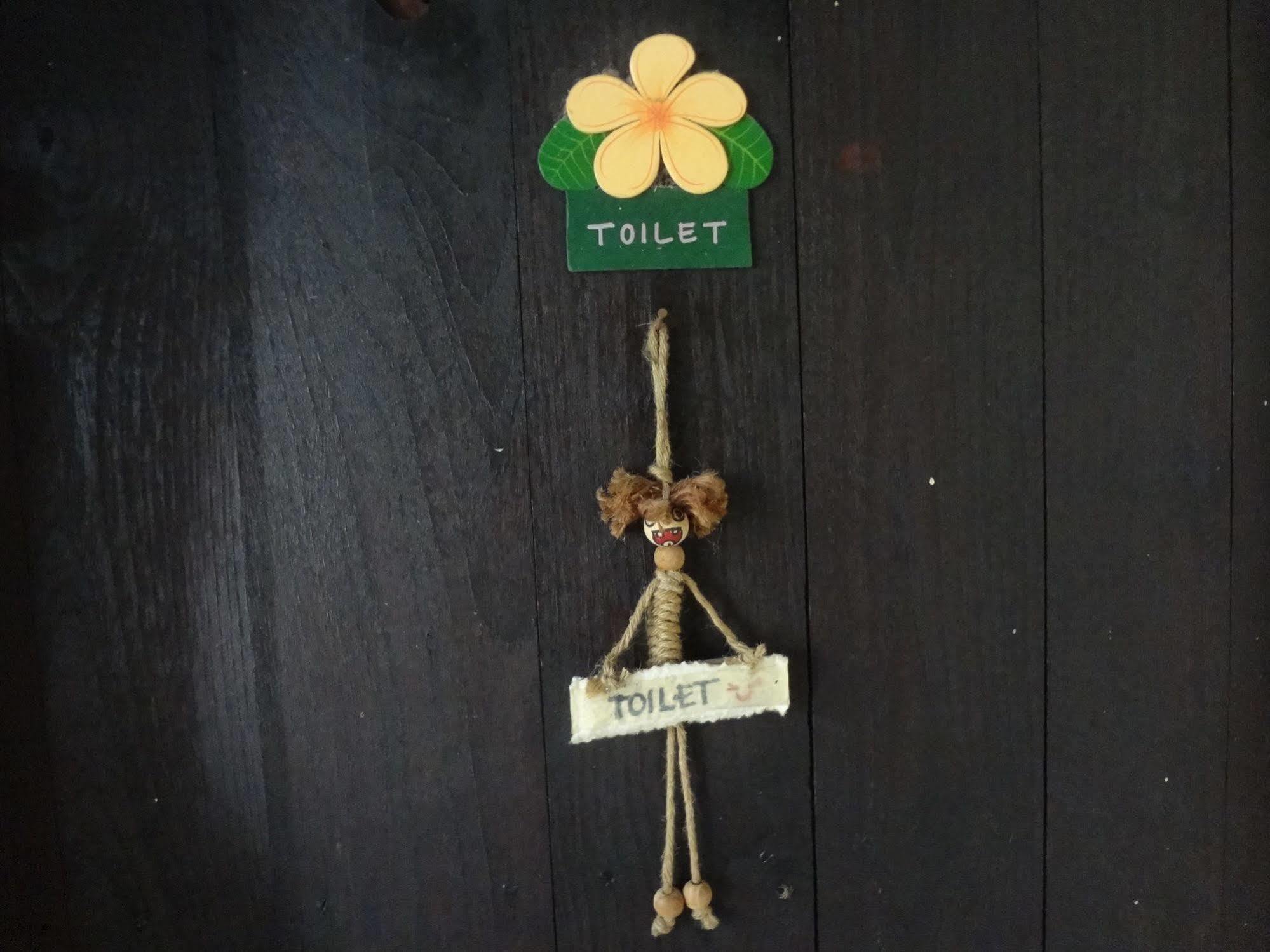 Baan Mai Guesthouse Mehongszon Kültér fotó