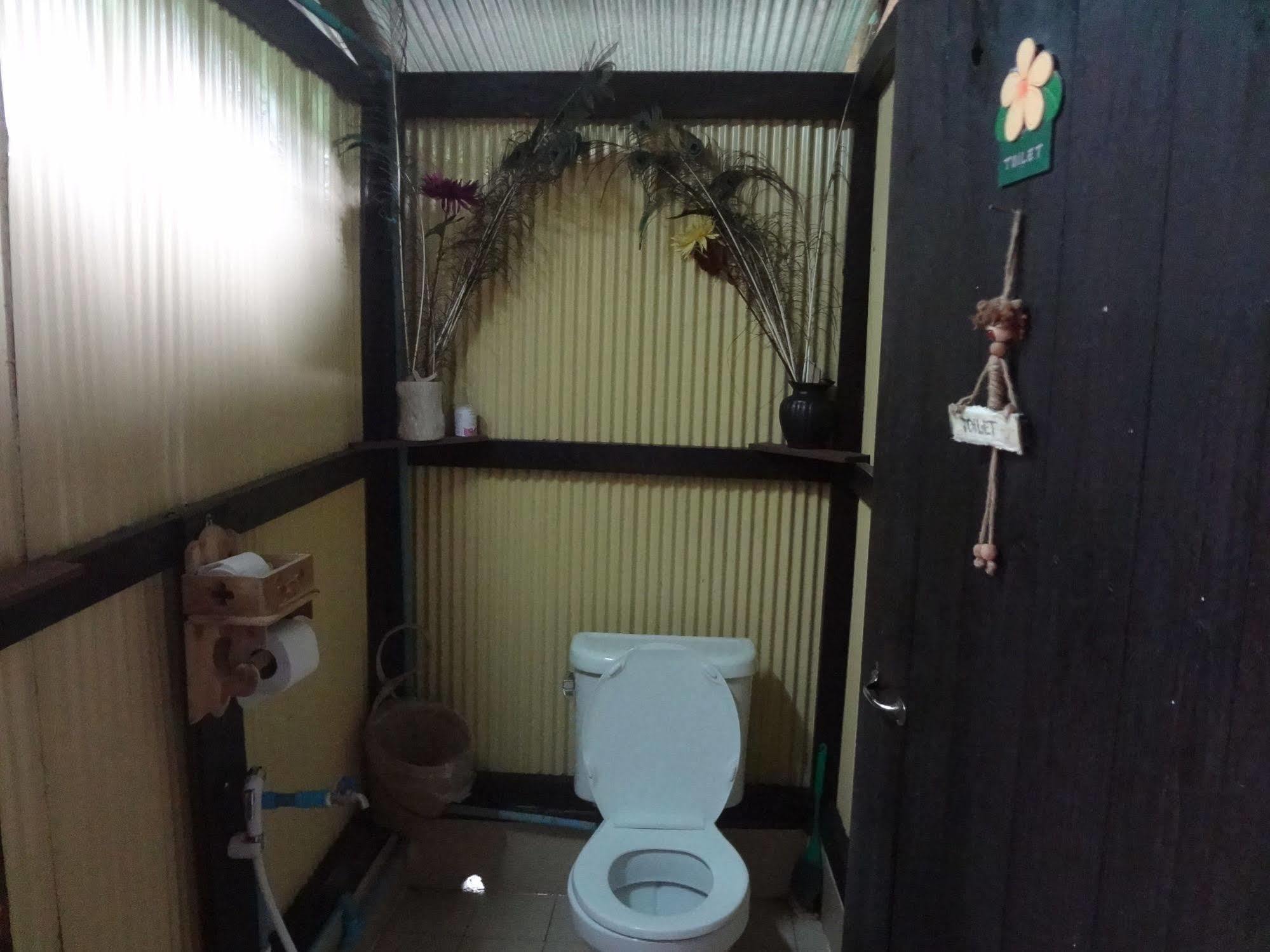 Baan Mai Guesthouse Mehongszon Kültér fotó