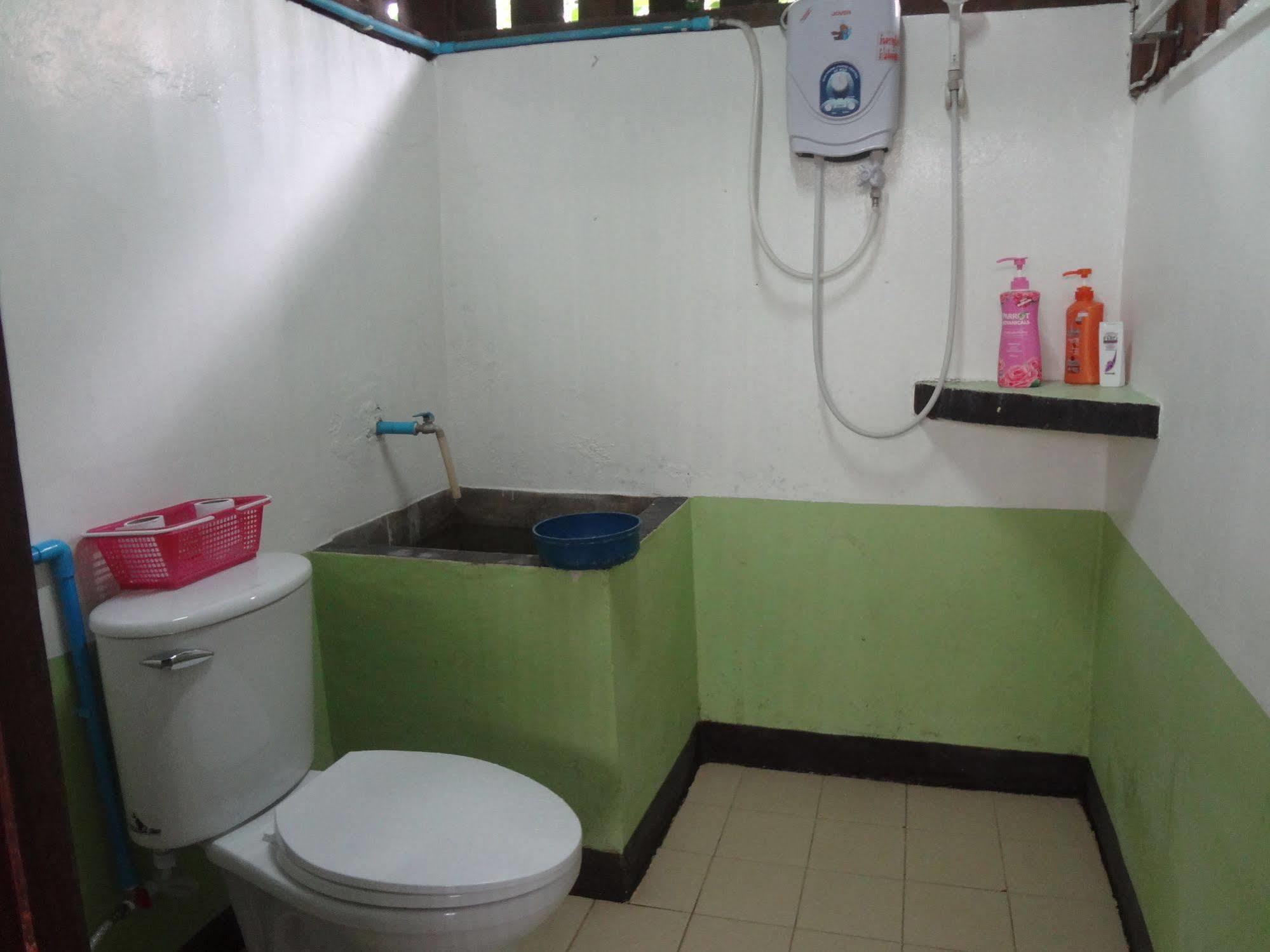 Baan Mai Guesthouse Mehongszon Kültér fotó