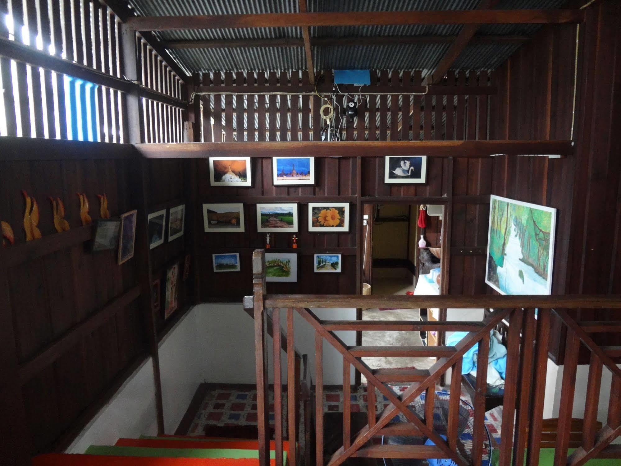 Baan Mai Guesthouse Mehongszon Kültér fotó