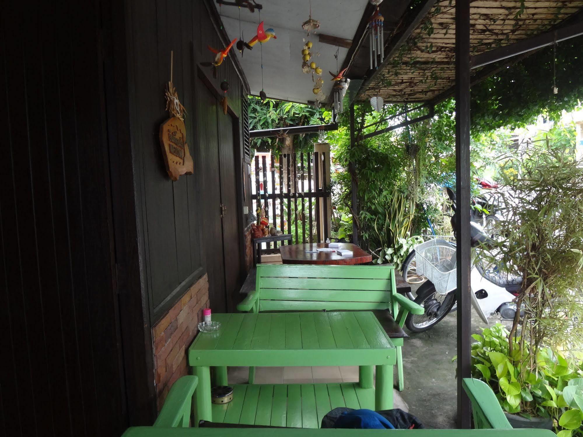 Baan Mai Guesthouse Mehongszon Kültér fotó