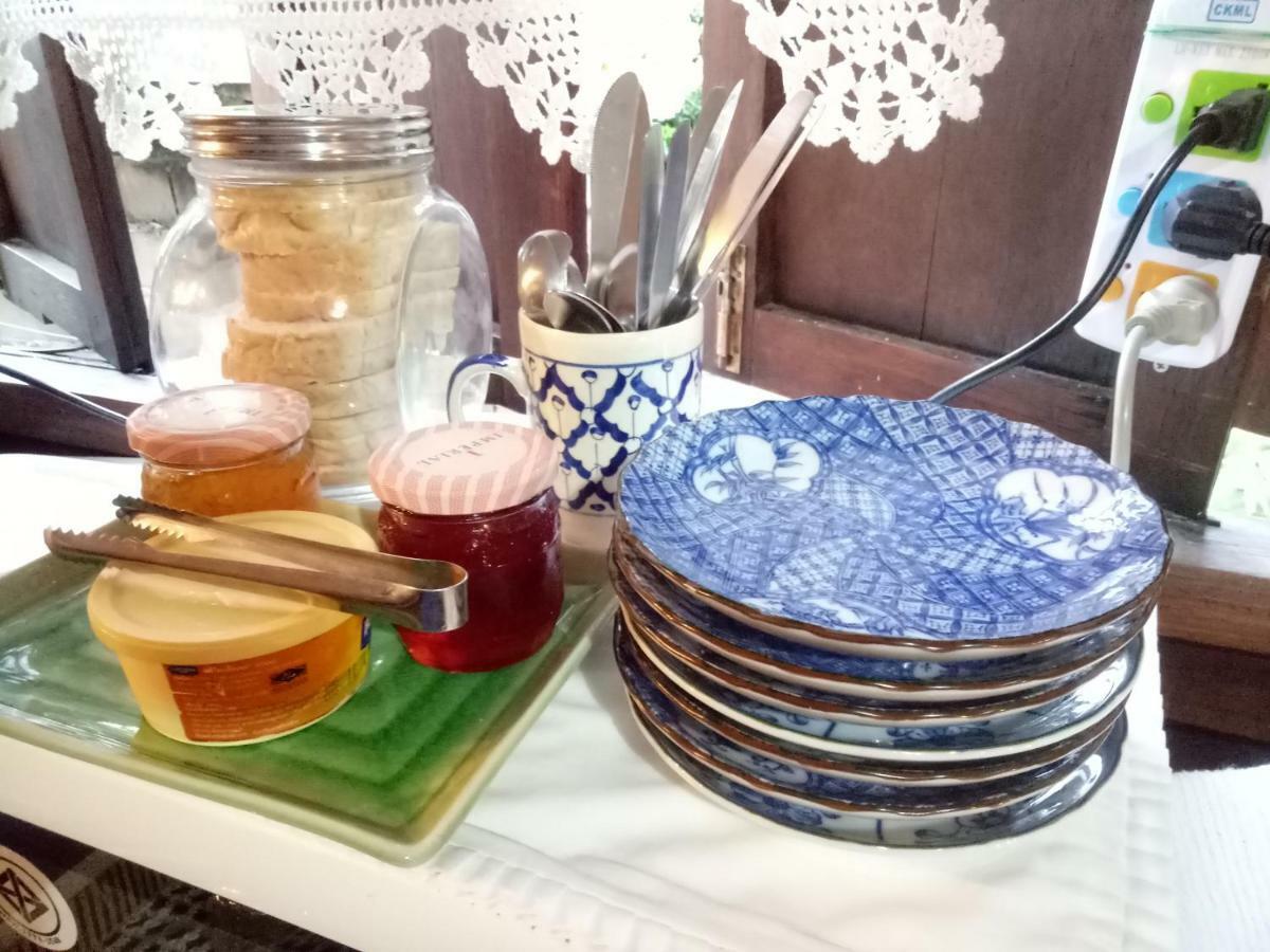 Baan Mai Guesthouse Mehongszon Kültér fotó